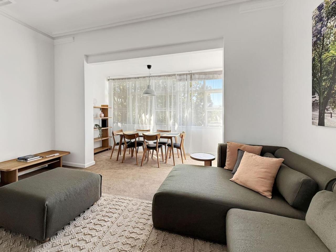 Serviced Luxury Condo, Parkside, Moments To Metro Apartment Sydney