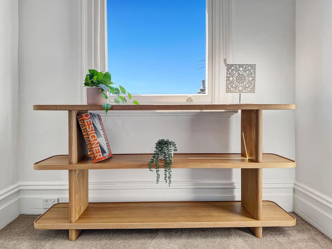 Serviced Luxury Condo, Parkside, Moments To Metro Apartment