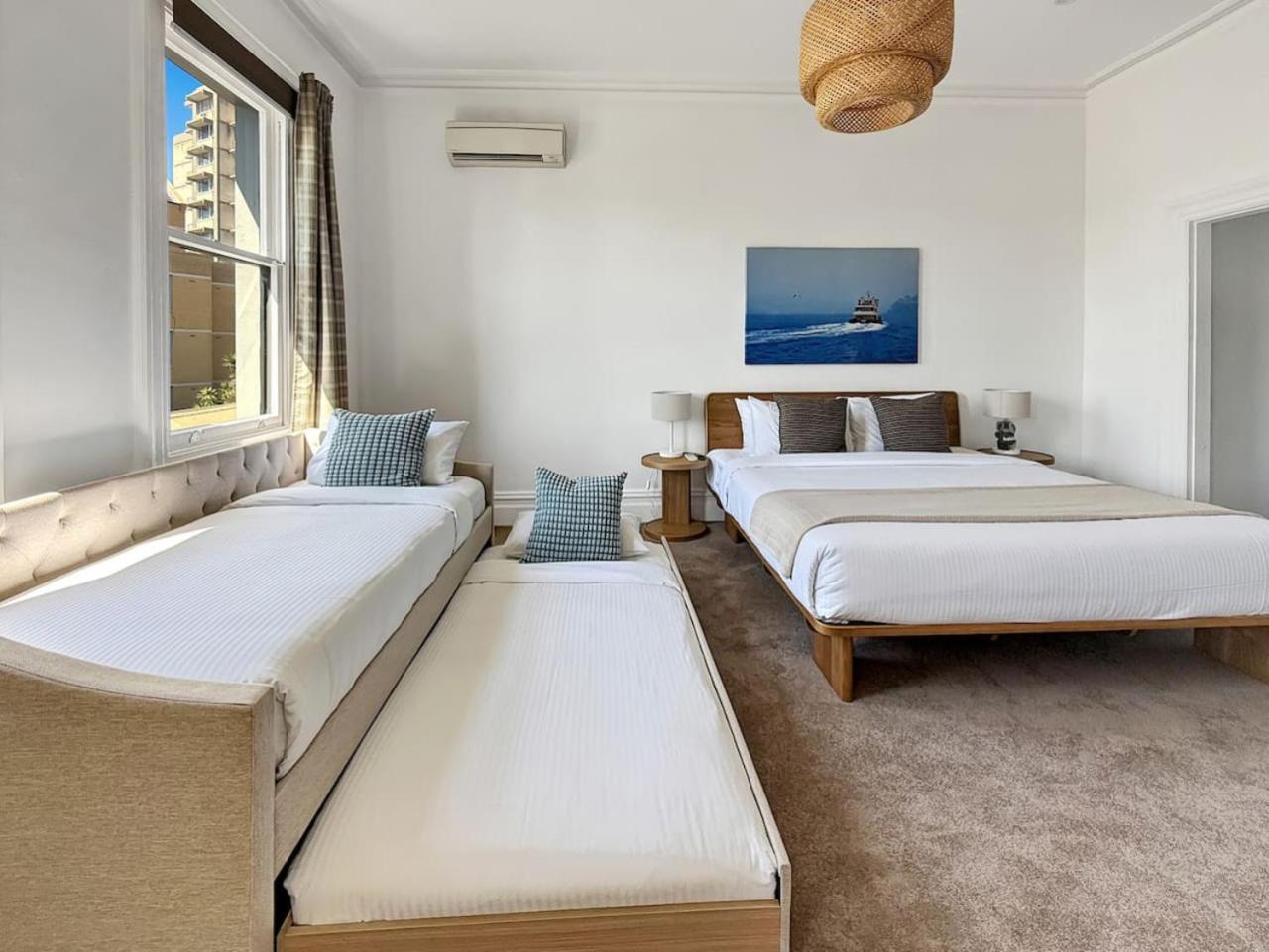 Apartment Serviced Luxury Condo, Parkside, Moments To Metro *