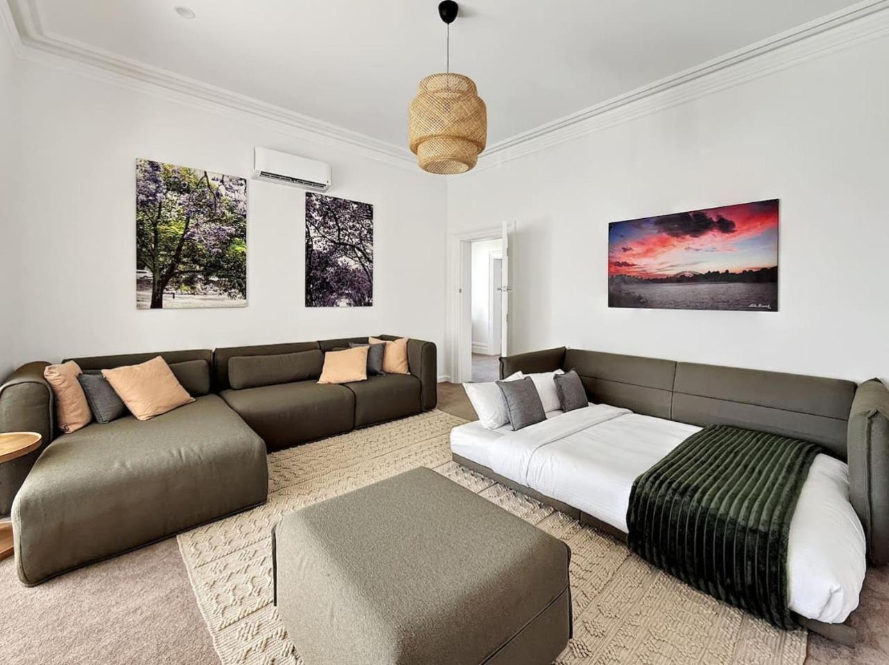 Serviced Luxury Condo, Parkside, Moments To Metro